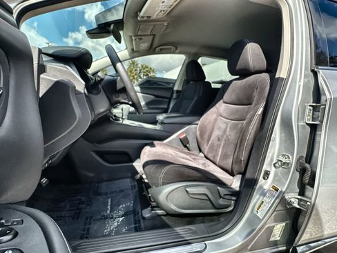 Used 2020 Nissan Murano S w/ Technology Package image 3