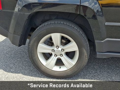 Used 2017 Jeep Patriot Latitude AWD/4WD image 8