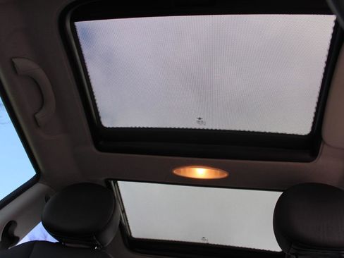 Used 2010 MINI Cooper Hardtop image 15