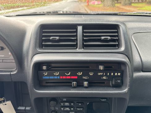 Used 1998 Chevrolet Tracker 4WD image 15