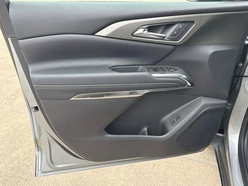 New 2026 Chevrolet Traverse LT w/ Sun and Wheel Package FWD image 10
