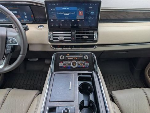 Used 2024 Lincoln Navigator L Reserve AWD/4WD image 7