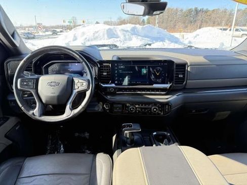 Used 2023 Chevrolet Silverado 1500 ZR2 w/ Technology Package image 16