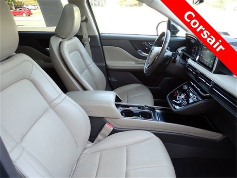 Used 2021 Lincoln Corsair AWD w/ Premium Package image 8