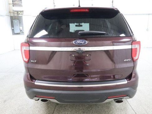 Used 2018 Ford Explorer XLT w/ Equipment Group 202A image 8