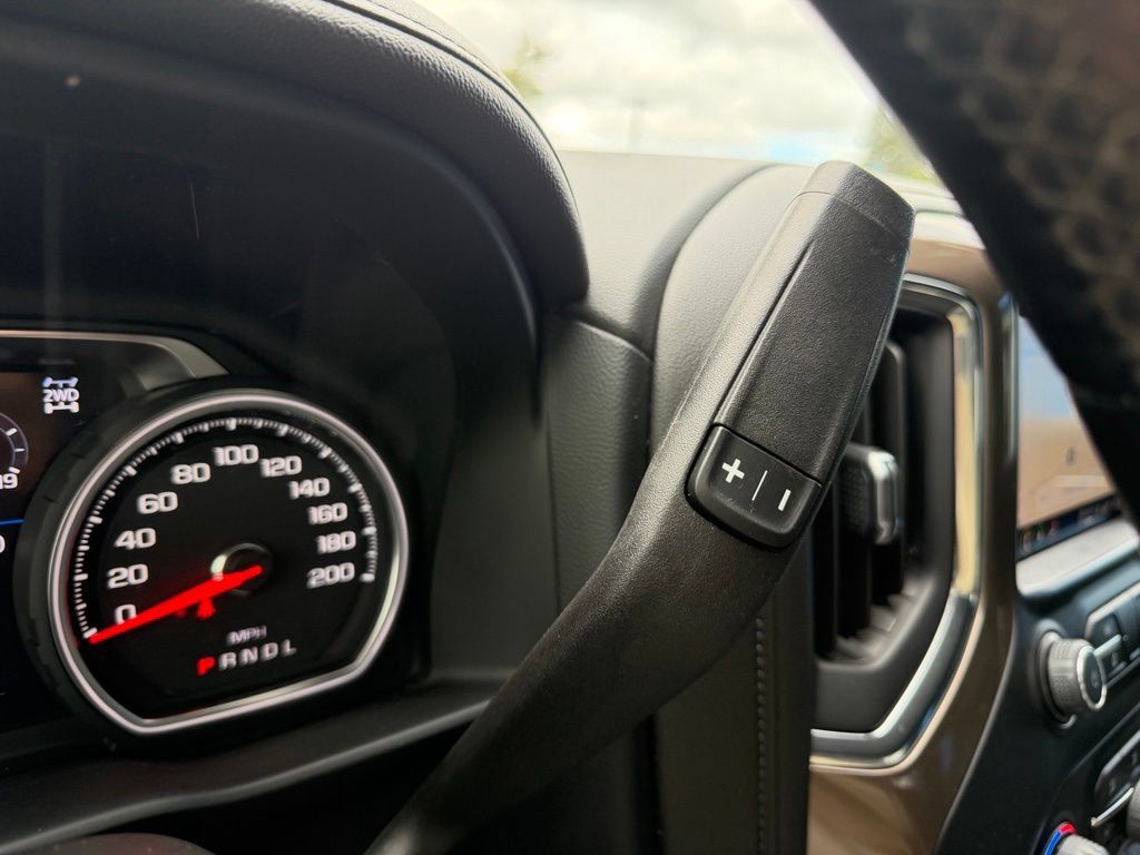 Used 2022 Chevrolet Silverado 2500 High Country w/ Technology Package AWD/4WD image 16