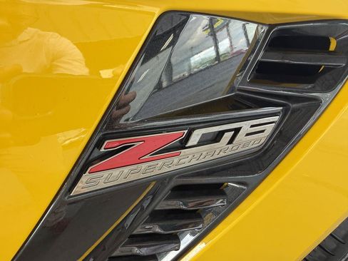 Used 2015 Chevrolet Corvette Z06 w/ Z07 Performance Package RWD image 5
