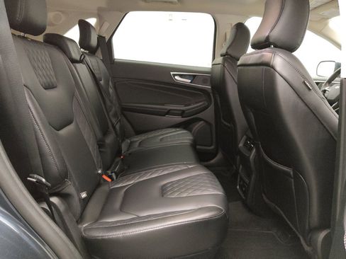 Used 2024 Ford Edge Titanium image 19
