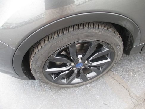 Used 2017 Ford Escape SE w/ Equipment Group 201A image 13