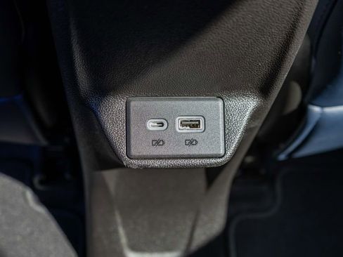 Used 2022 Chevrolet Bolt EUV LT w/ Convenience Package image 31