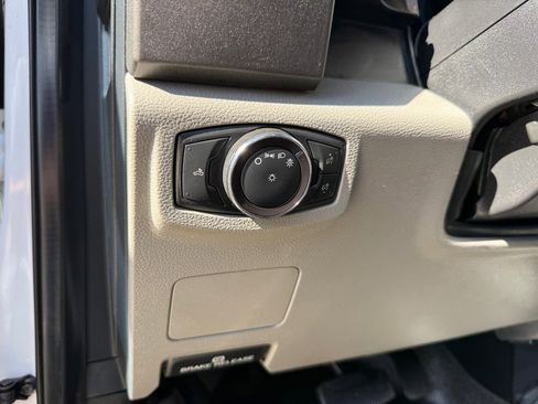 Used 2017 Ford F250 XL w/ Power Equipment Group AWD/4WD image 20