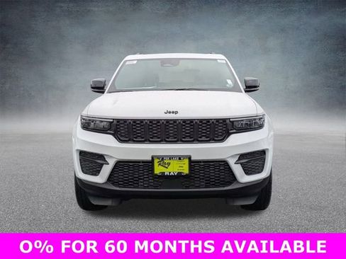 New 2025 Jeep Grand Cherokee Altitude image 9