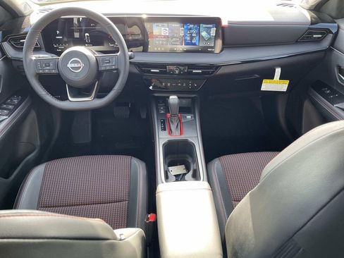 New 2026 Nissan Kicks SR w/ SR Premium Package FWD image 15