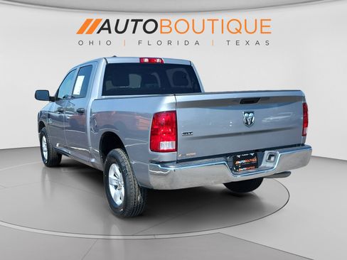 Used 2022 RAM 1500 Classic SLT RWD image 3