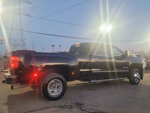 Used 2017 Chevrolet Silverado 3500 LTZ w/ Duramax Plus Package image 22