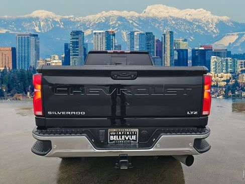 Used 2024 Chevrolet Silverado 2500 LTZ w/ LTZ Convenience Package image 4