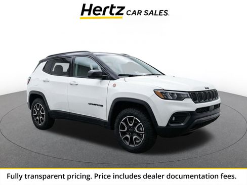 Used 2025 Jeep Compass Trailhawk AWD/4WD image 1