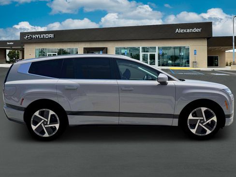 New 2026 Hyundai Ioniq 9 Calligraphy image 9