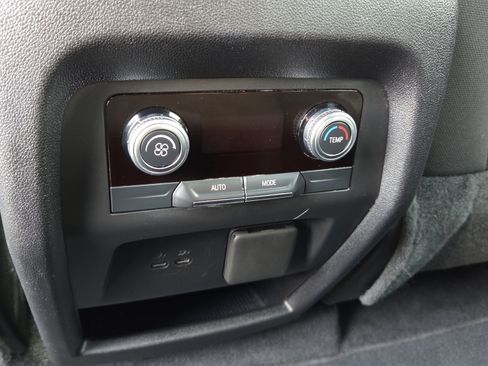 Used 2025 GMC Acadia Elevation image 13