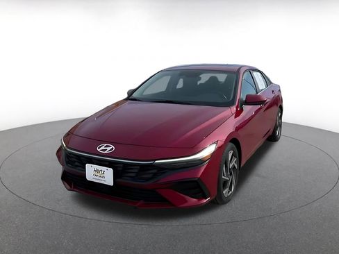 Used 2025 Hyundai Elantra SEL image 4