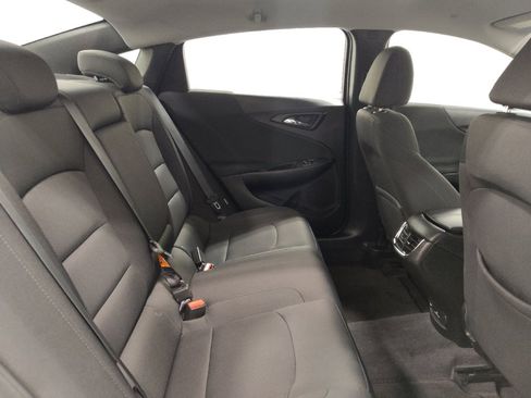 Used 2018 Chevrolet Malibu LT FWD image 19