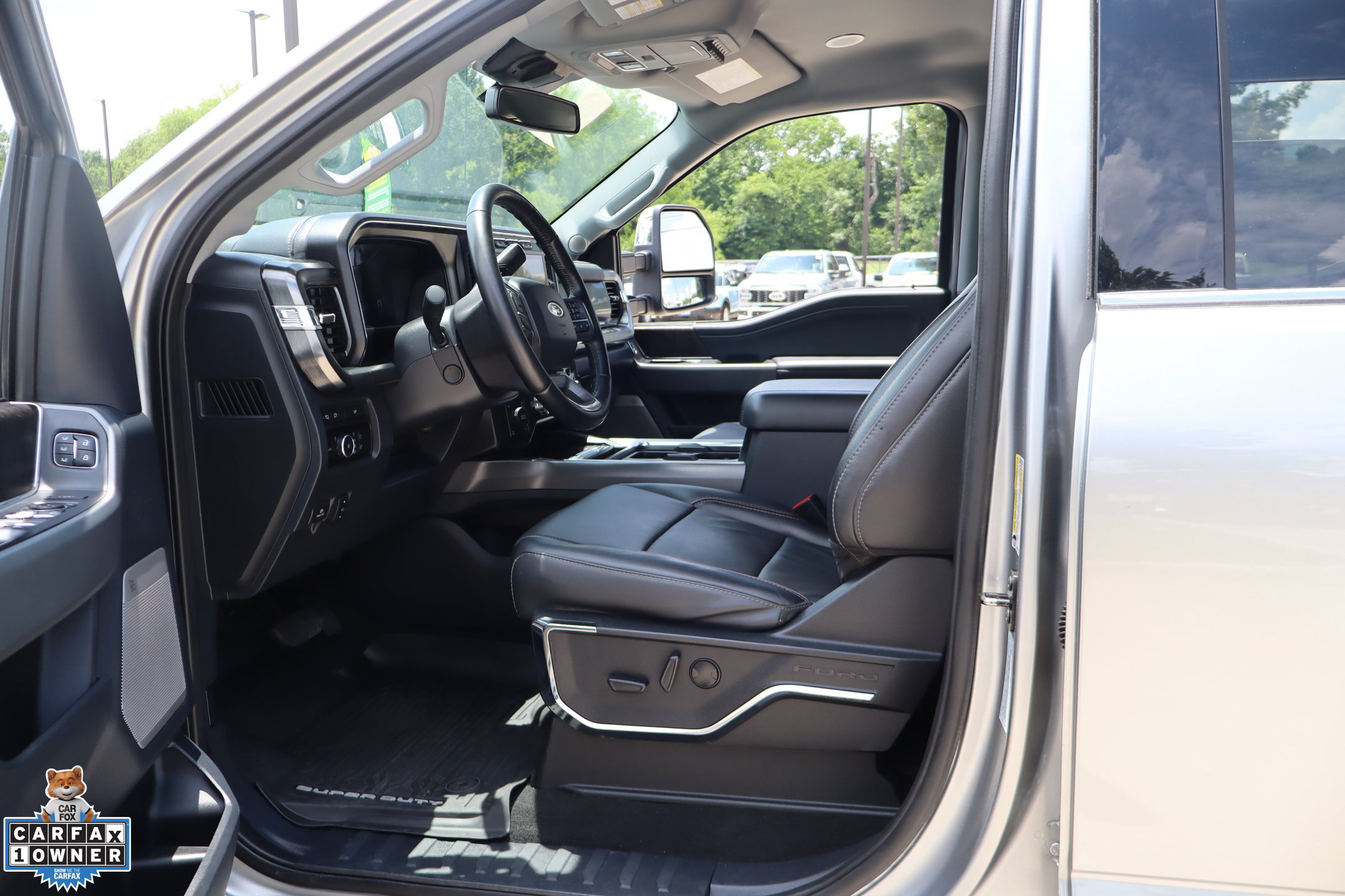 Used 2024 Ford F350 Lariat w/ Lariat Ultimate Package AWD/4WD image 25