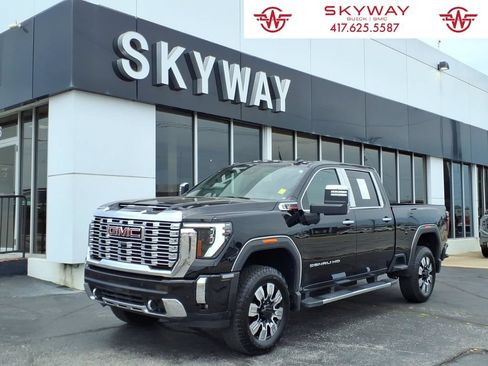 Used 2024 GMC Sierra 2500 Denali w/ Technology Package AWD/4WD image 1