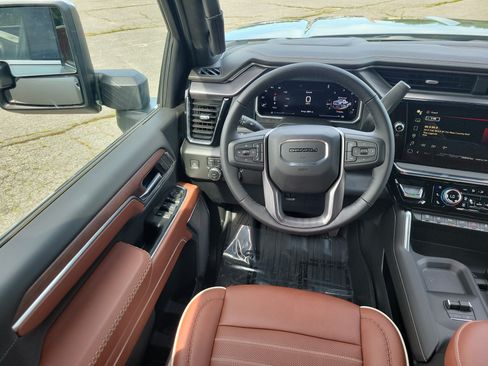 New 2026 GMC Sierra 2500 Denali Ultimate AWD/4WD image 19