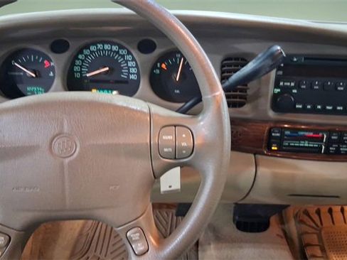 Used 2004 Buick Le Sabre Custom image 12