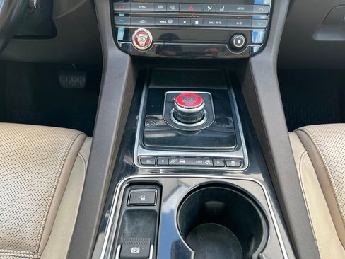 Used 2017 Jaguar F-PACE Prestige AWD/4WD image 20