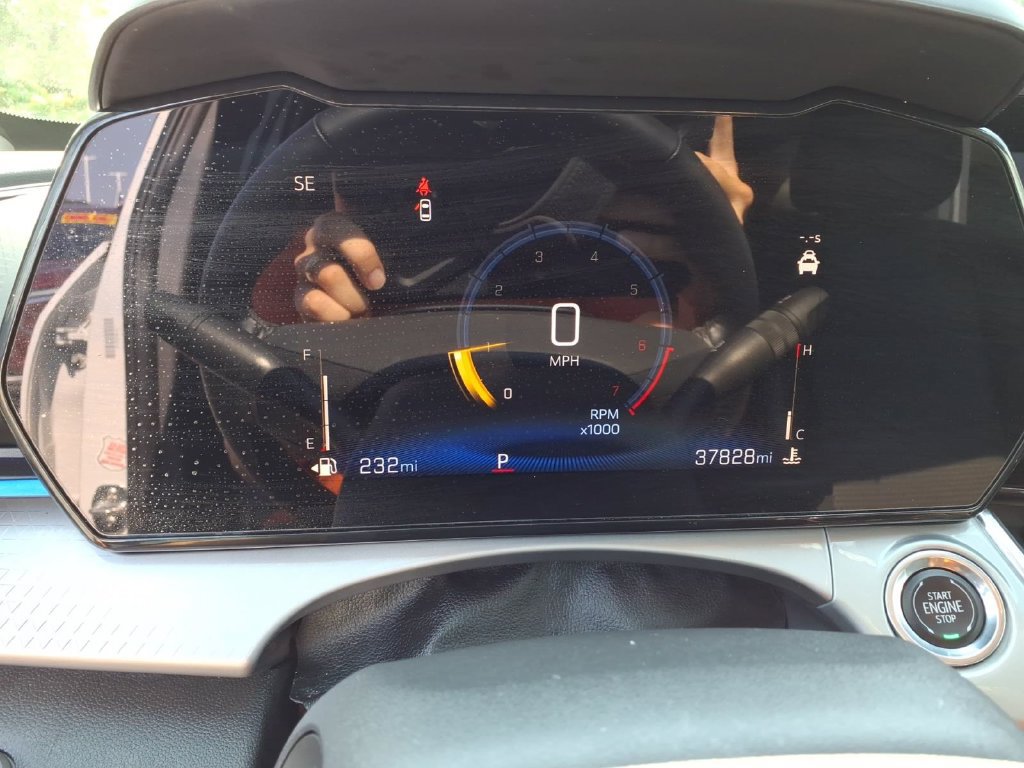 Used 2025 Chevrolet Trax LT w/ LT Convenience Package FWD image 8