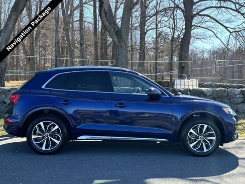Used 2021 Audi Q5 Premium Plus w/ Premium Plus Package image 2
