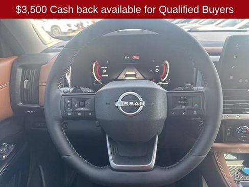 New 2026 Nissan Pathfinder Platinum image 14