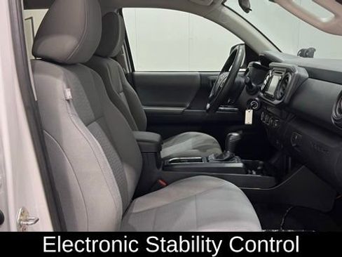 Used 2019 Toyota Tacoma SR w/ SR Convenience Package image 8