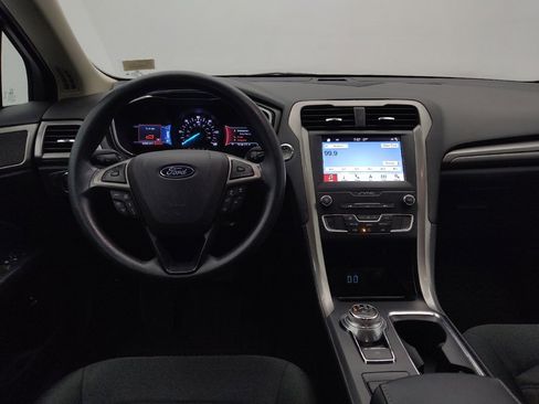 Used 2019 Ford Fusion SE image 22