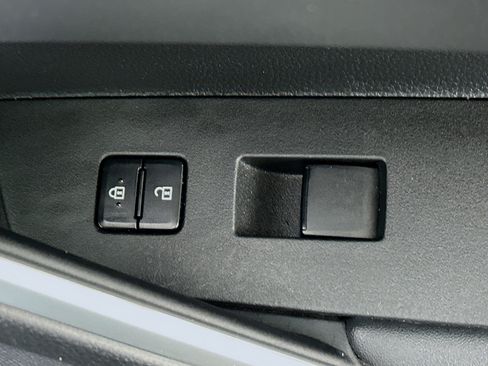 Used 2023 Toyota Corolla Cross LE w/ Moonroof Package image 29