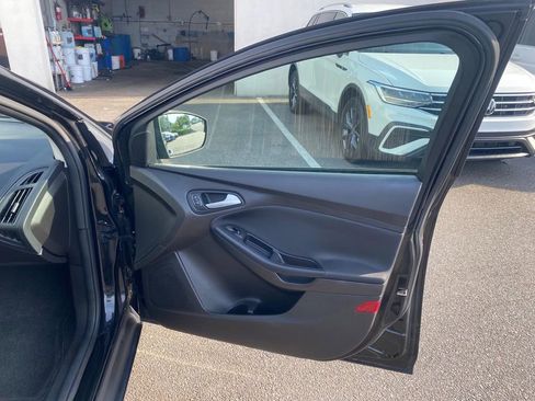 Used 2015 Ford Focus SE FWD image 14