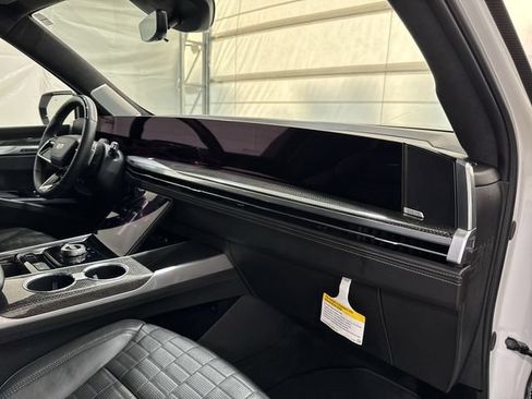 Used 2025 Cadillac Escalade V AWD/4WD image 30