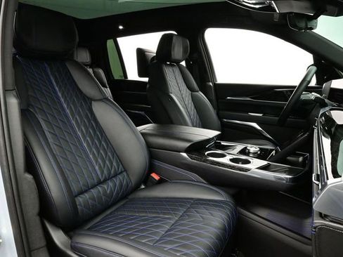 Used 2025 Cadillac Escalade IQ Sport 1 w/ Smart Trailering package image 18