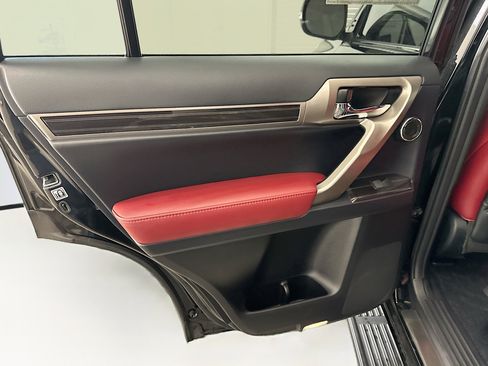 Used 2021 Lexus GX 460 Luxury w/ Accessory Package image 28