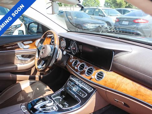 Used 2017 Mercedes-Benz E 300 image 21