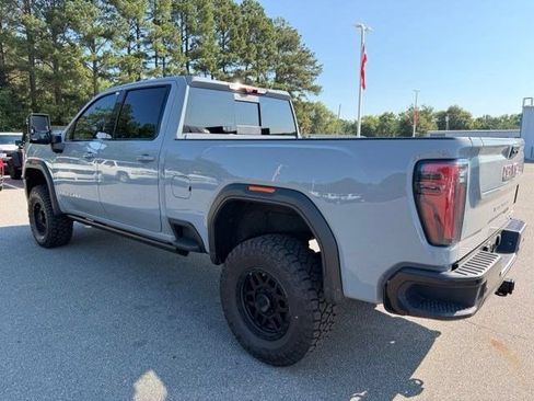 Used 2025 GMC Sierra 2500 AT4X AWD/4WD image 3