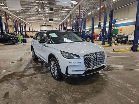 Used 2025 Lincoln Corsair Premiere w/ Equipment Group 101A image 10