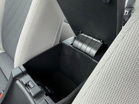 Used 2025 Toyota Corolla LE image 24