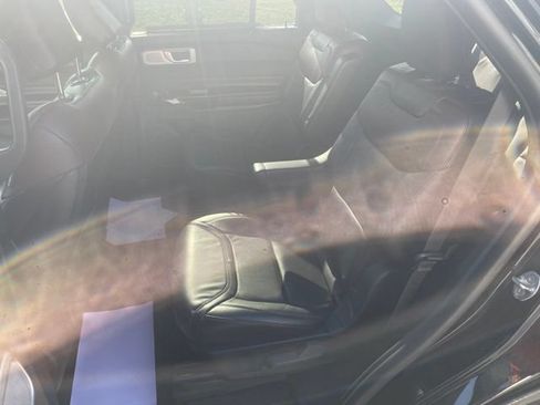 Used 2023 Ford Explorer Platinum w/ Technology Package AWD/4WD image 19