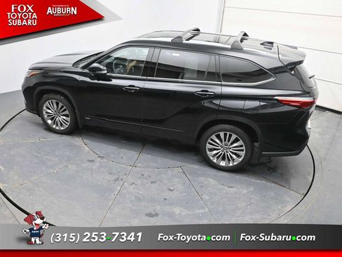 Used 2023 Toyota Highlander Platinum image 31