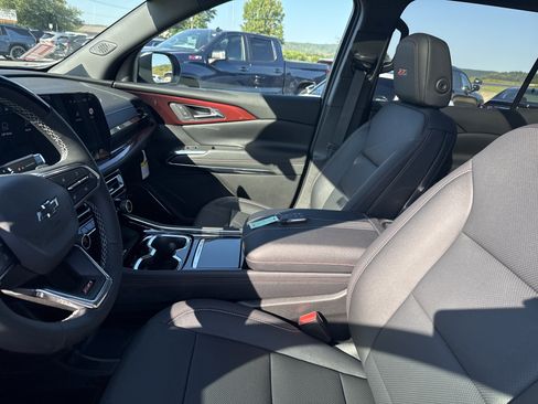 New 2026 Chevrolet Traverse Z71 w/ Enhanced Driving Package image 11