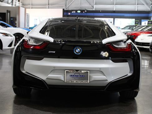 Used 2016 BMW i8 image 12