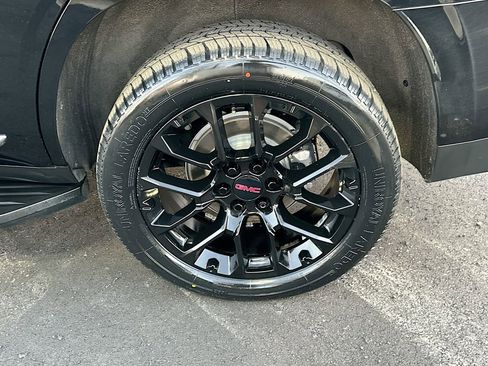 Used 2023 GMC Yukon Denali image 24
