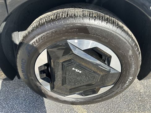 Certified 2026 Kia EV9 Land image 19